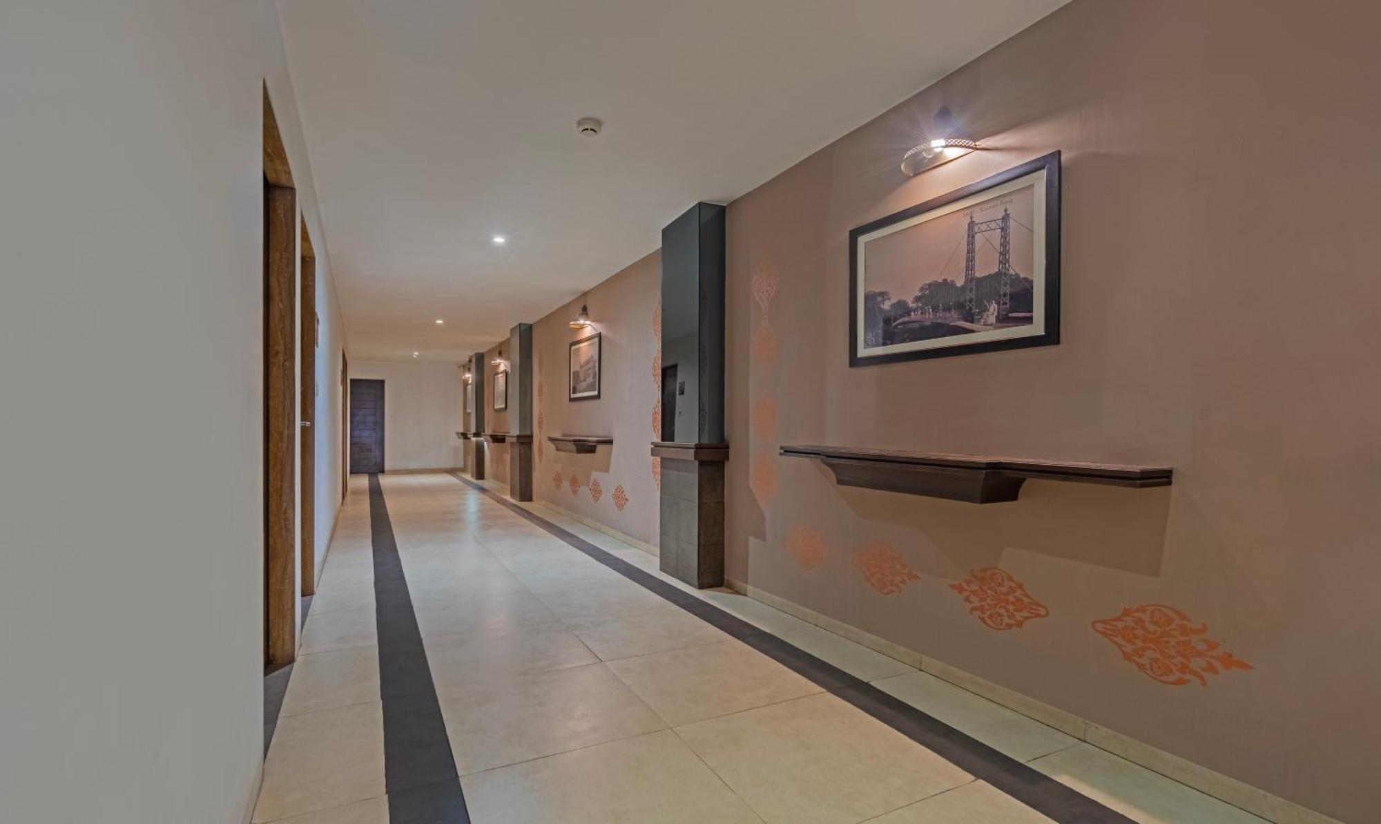 Hotel Casa, Vadodara Ngoại thất bức ảnh