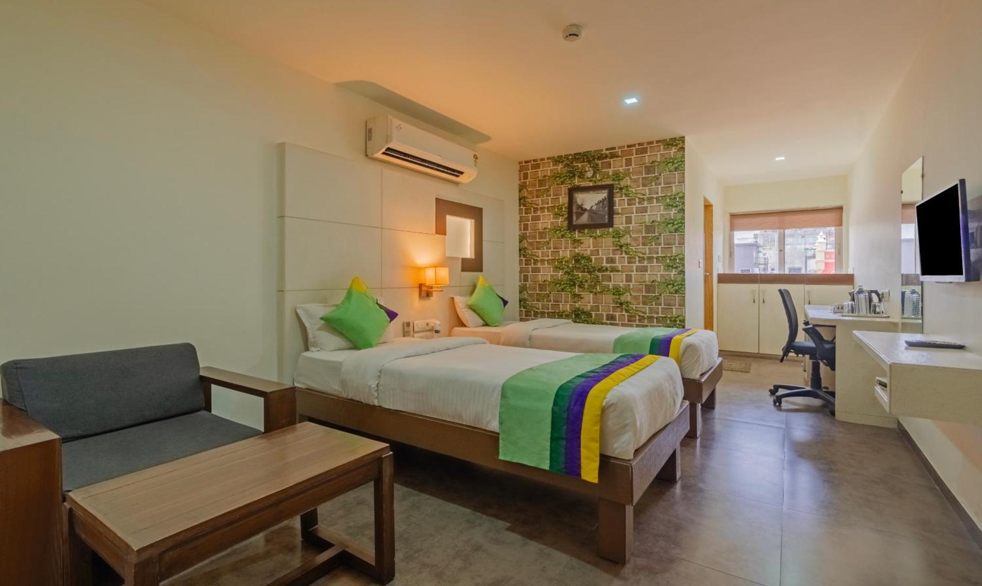 Hotel Casa, Vadodara Ngoại thất bức ảnh