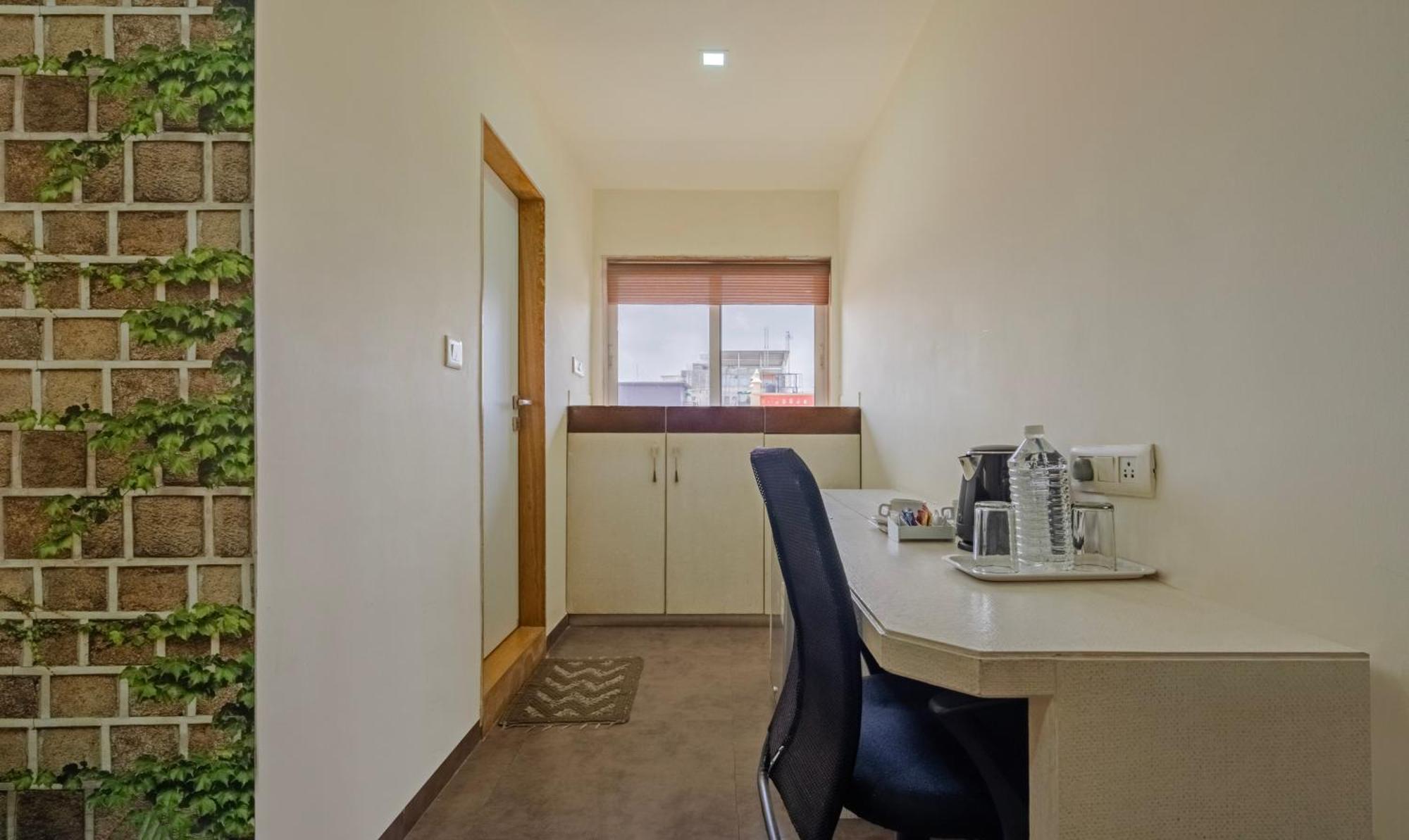 Hotel Casa, Vadodara Ngoại thất bức ảnh