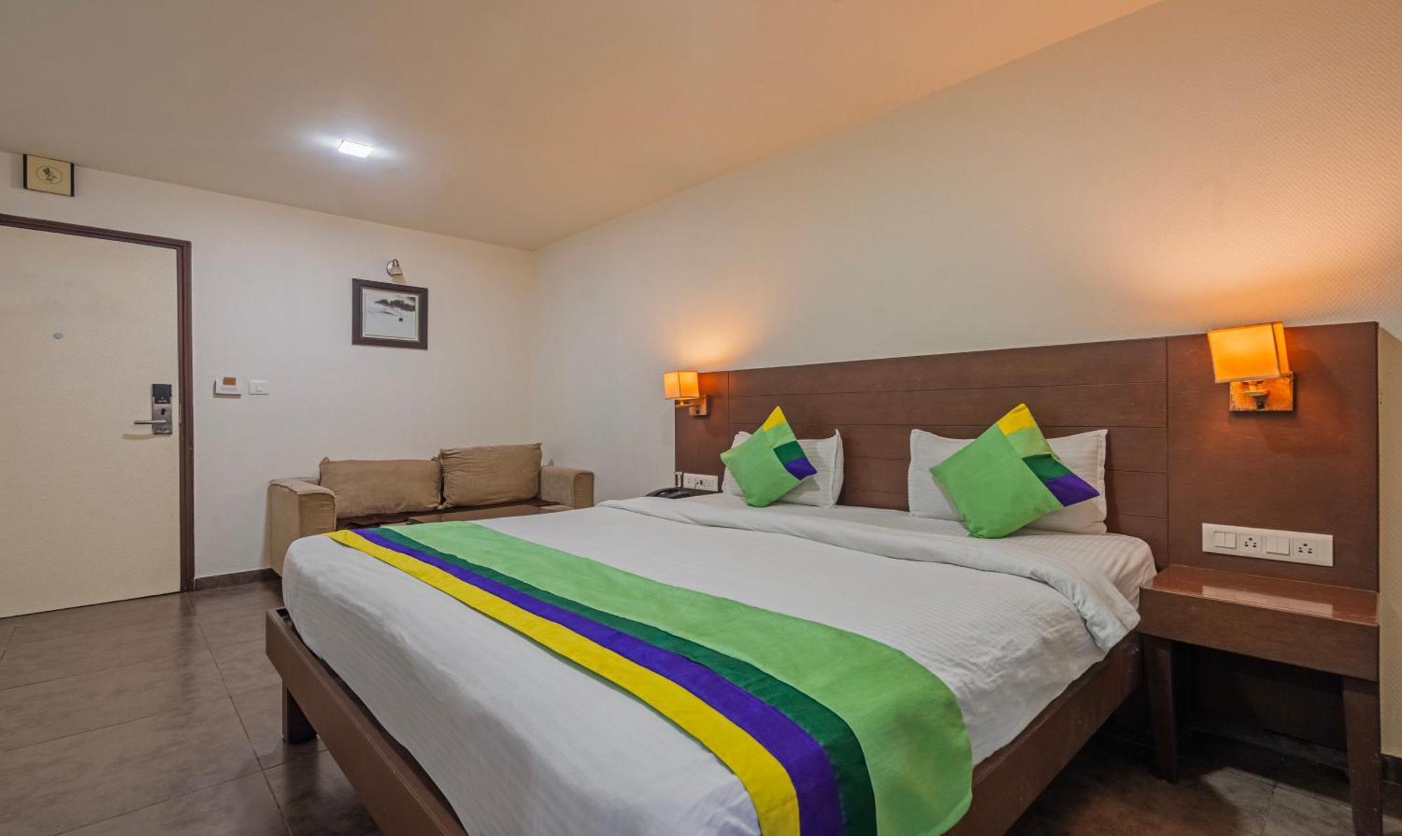 Hotel Casa, Vadodara Ngoại thất bức ảnh
